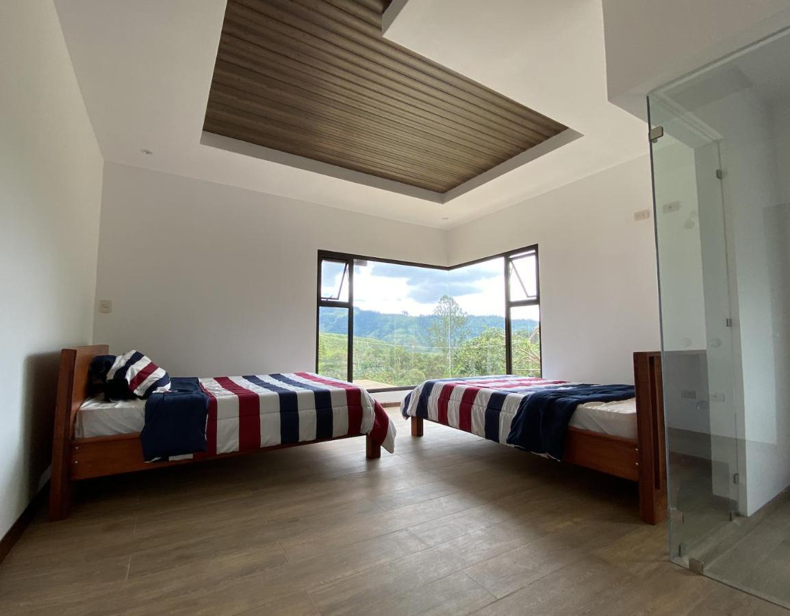 Arte De Plumas Birding Lodge Cartago Luaran gambar